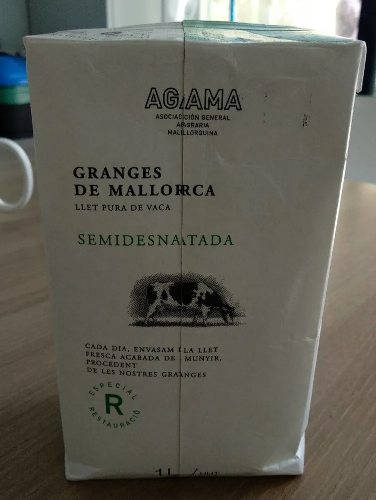 Leche semidesnatada restauración