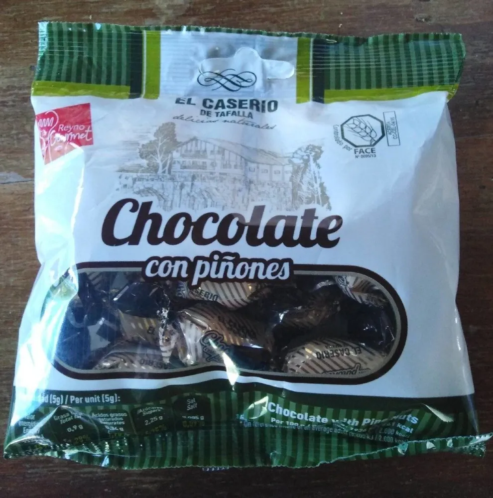 Chocolate con piñones