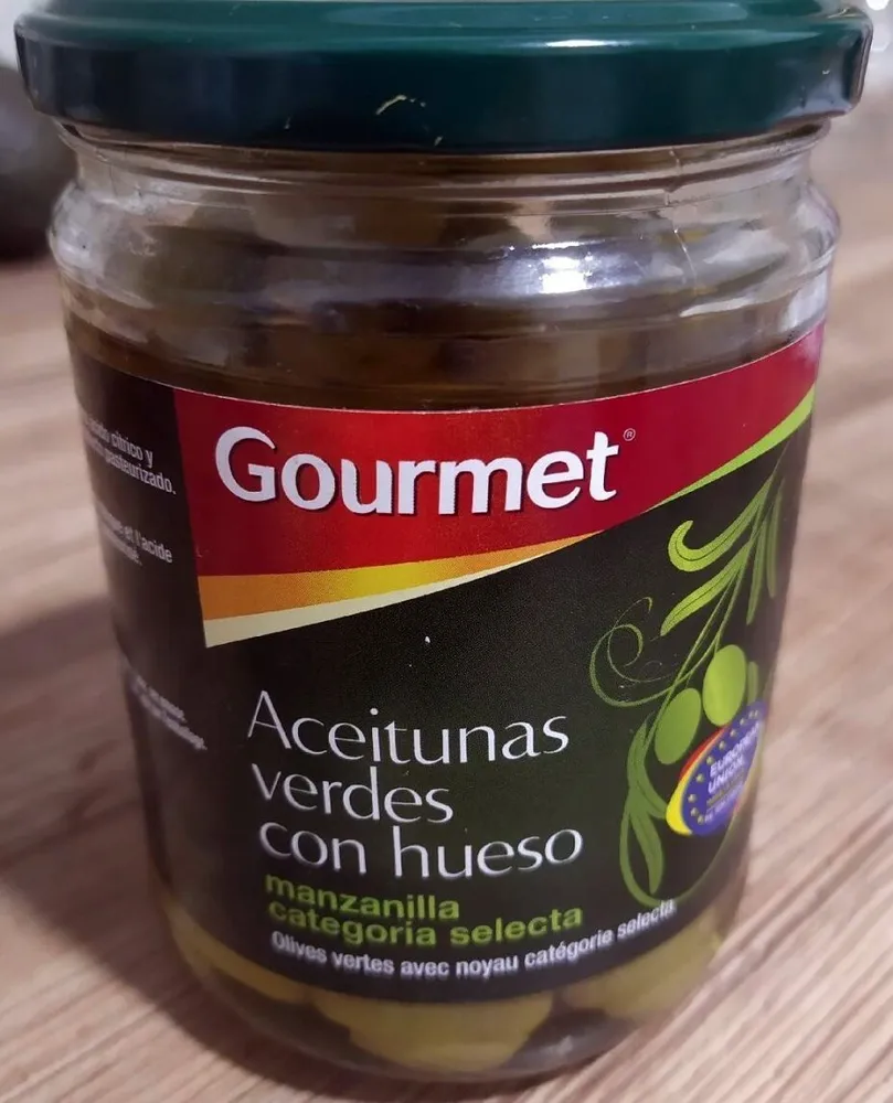 Aceitunas verdes con hueso
