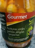 Aceitunas verdes partidas aliñadas gazpachas