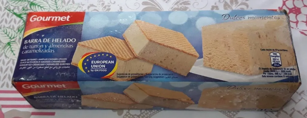 Barra de helado turrón y almendras caramelizadas