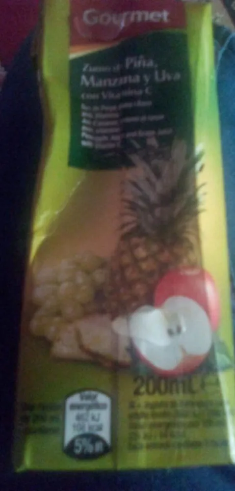 Zumo de piña manzana y uva