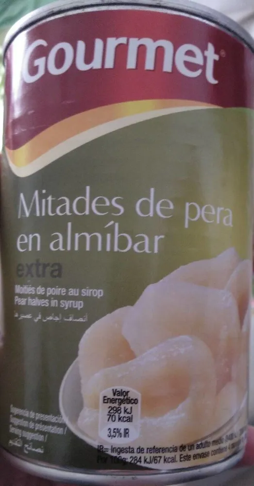 Mitades de pera en almíbar