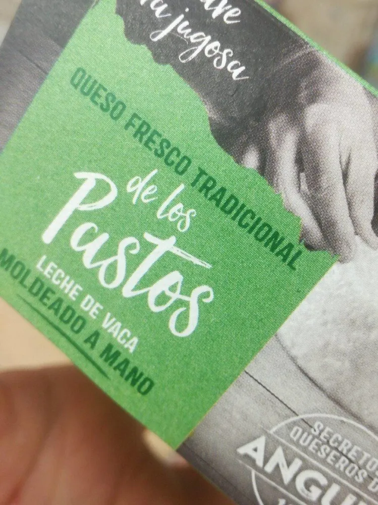 Queso fresco tradicional de los pastos