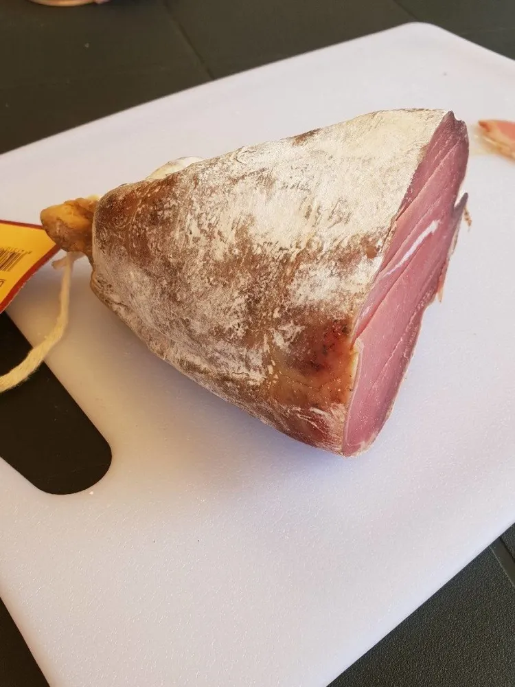 Noix d'épaule de porc séchée