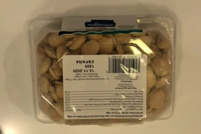 Almendra repelada elaborada con agua de mar tarrina