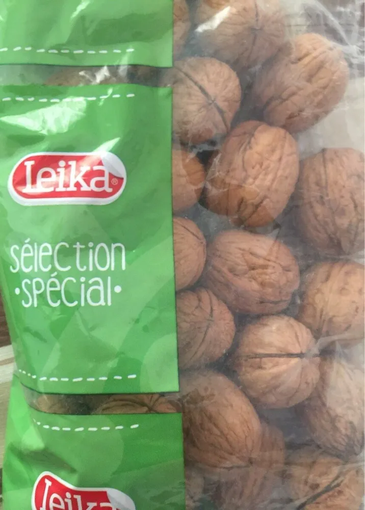 Nuez con cáscara