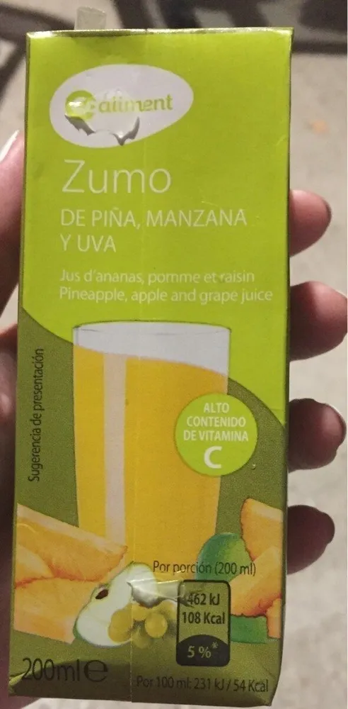 Zumo de piña,manzana y uva