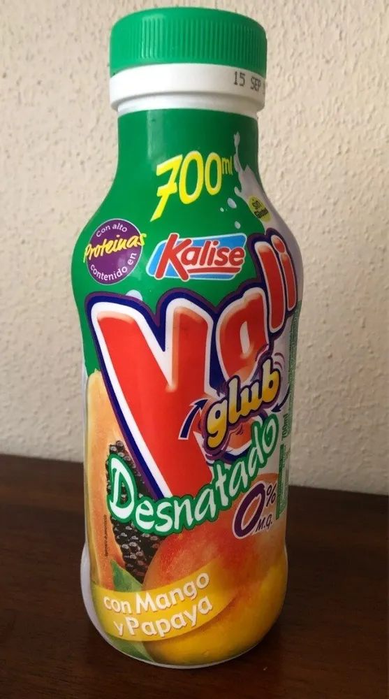 Kali glub desnatado con mango y papaya