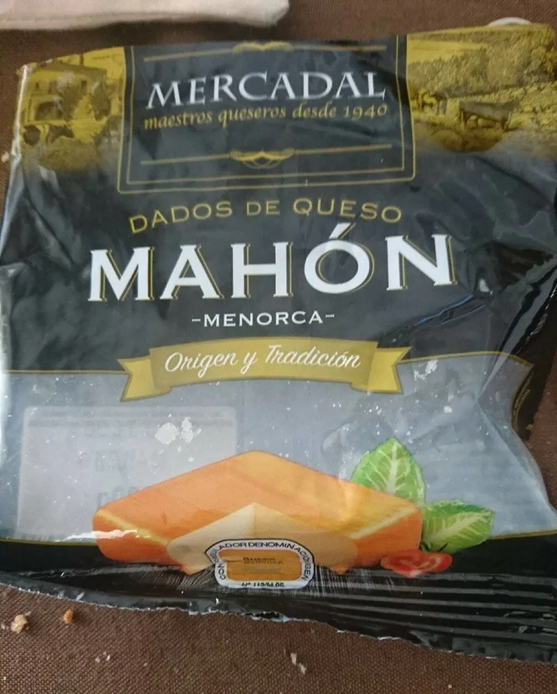 Dados queso mahón