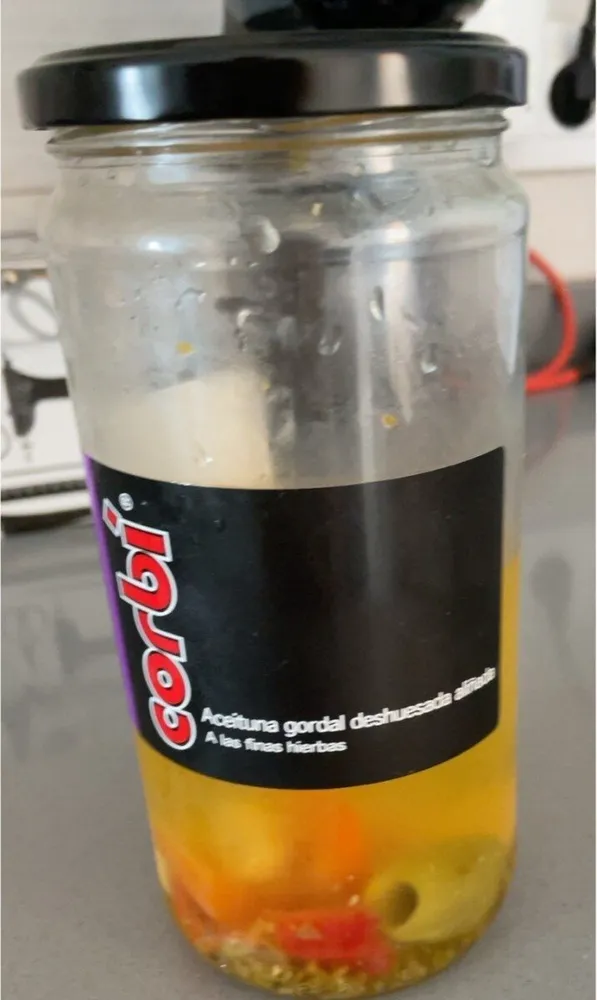 Aceituna gordal deshuesada aliñada a las finas hierbas