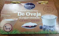 Yogur cremoso con leche de oveja con moras y arándanos