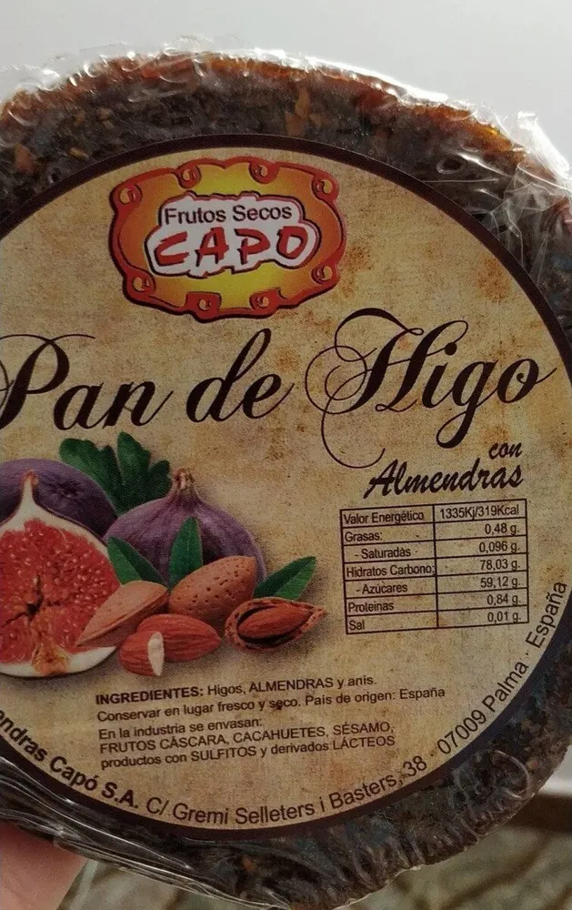 Pan de higo con almendras