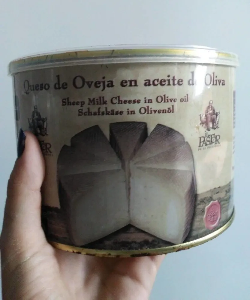 Queso de oveja en aceite de oliva