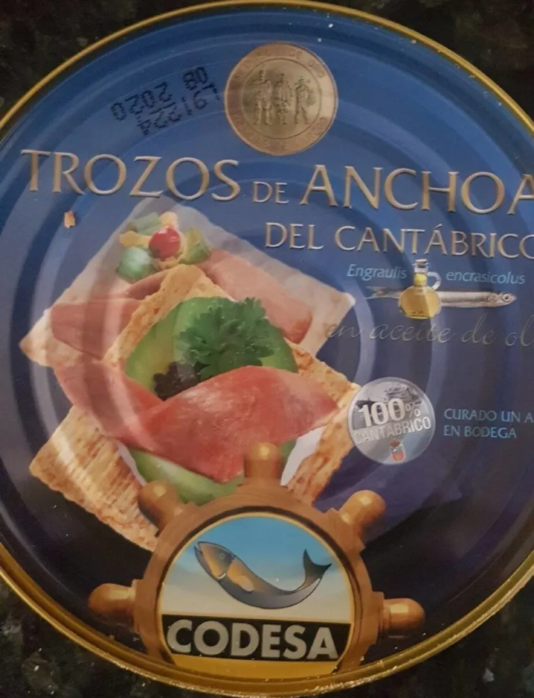 Trozos de anchoa en aceite de oliva