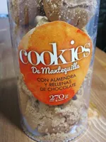 Cookies de mantequilla con almendra y rellenas de chocolate
