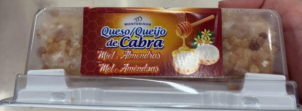 Queso de cabra con miel y almendras