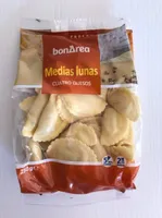 Medias lunas cuatro quesos