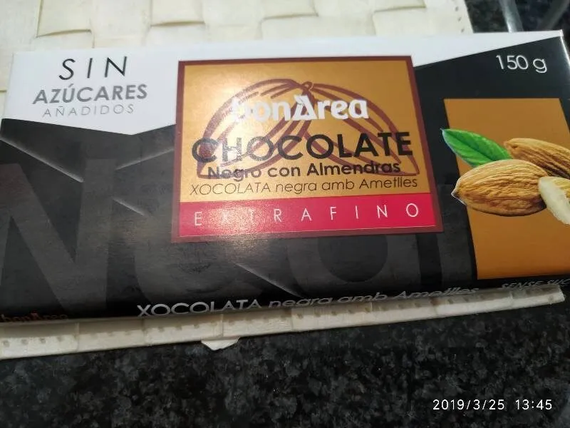 Chocolate negro con almendras sin azúcar