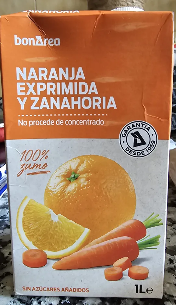 Naranja exprimida y zanahoria