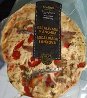 Pizza fresca de escalivada y anchoas