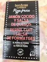 Pizza fresca jamón cocido y salsa de quesos