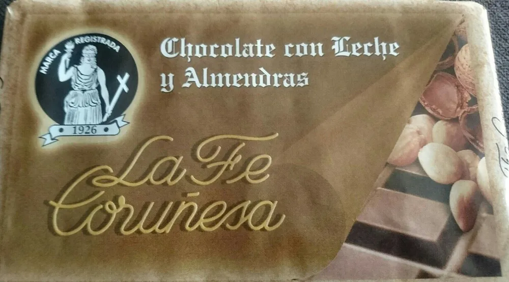 Chocolate con leche y almendras