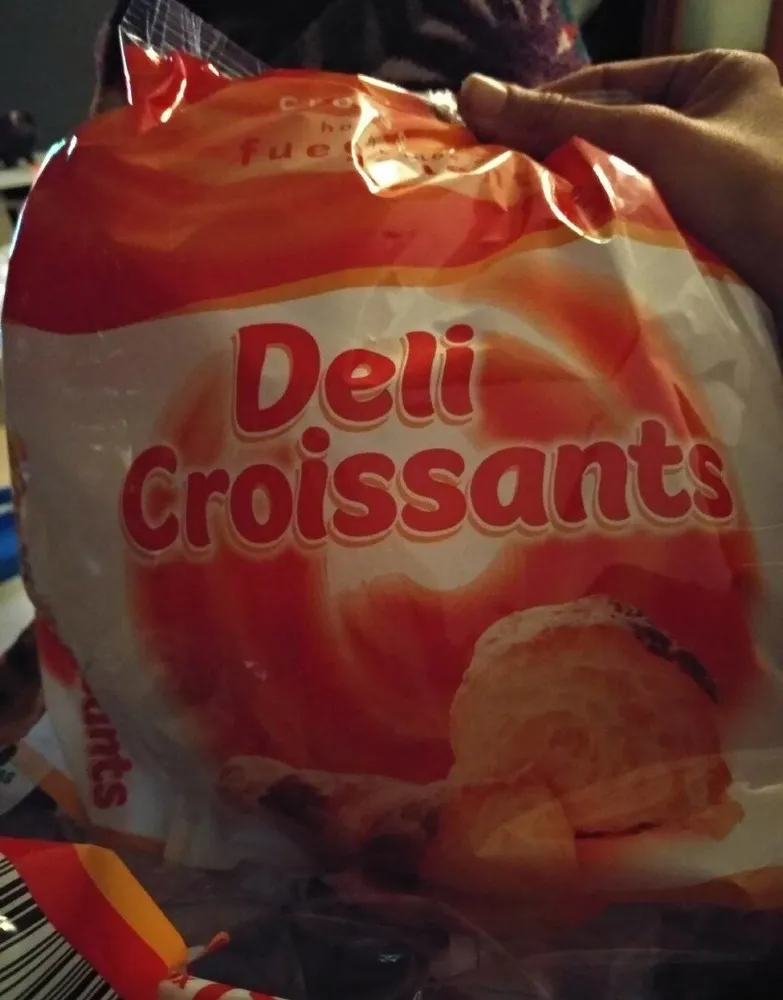Deli croissants