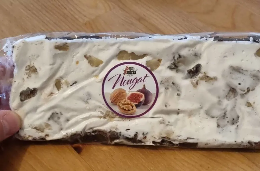 Nougat de higos si nueces con chocolate