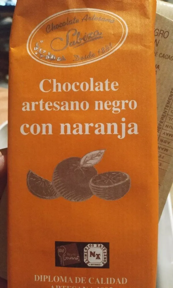Chocolate artesano negro con naranja
