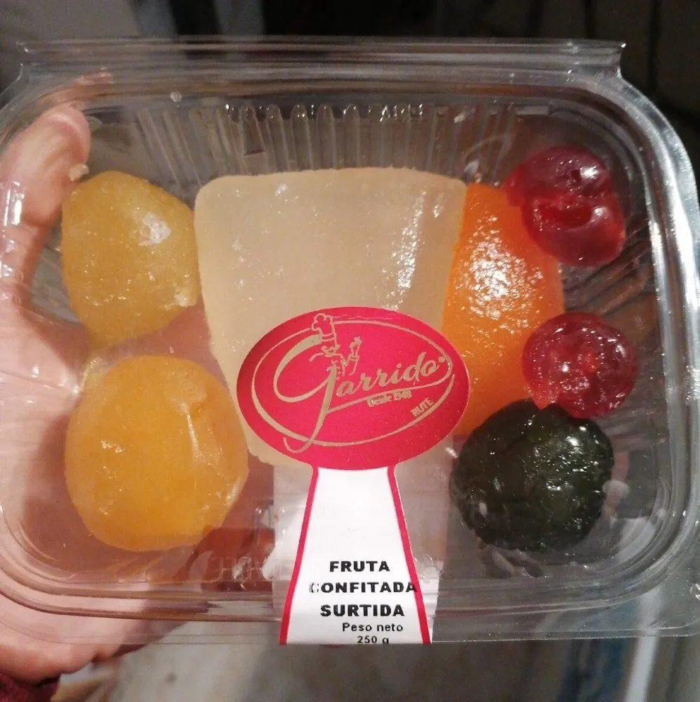Fruta confitada surtida