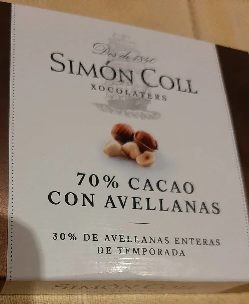 Turrón con avellanas