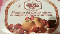 Pimientos de piquillo rellenos de hongos en salsa de manzana