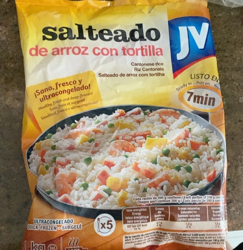 Salteado de arroz con tortilla