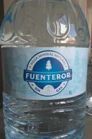 Agua mineral natural