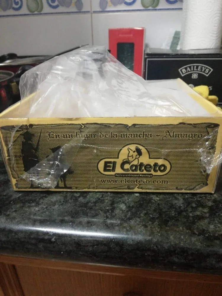 Triángulo relleno de choco estuche