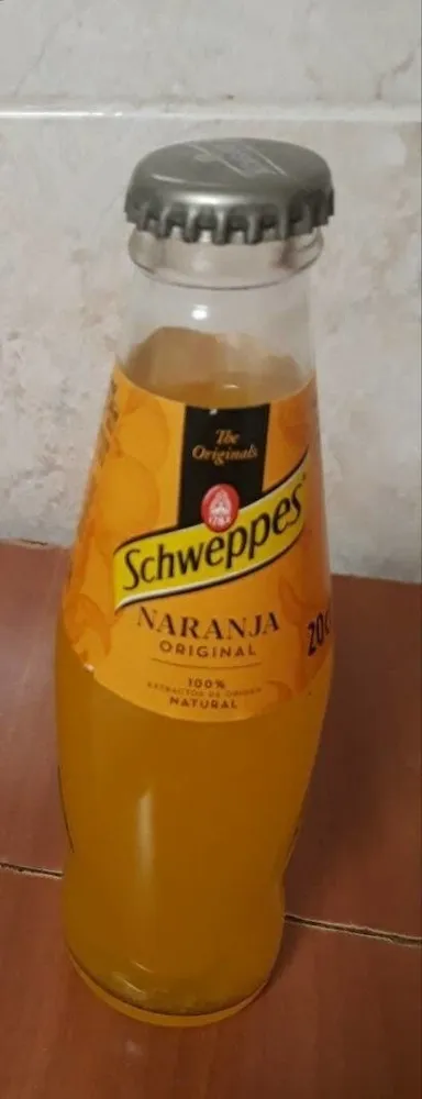 Shweppew suntory naranja