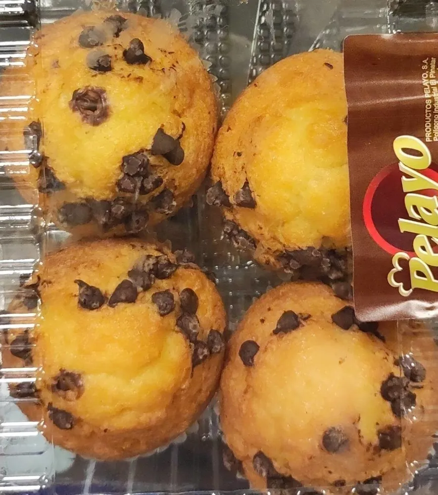 Muffins relleno de crema de cacao con pepitas de chocolate