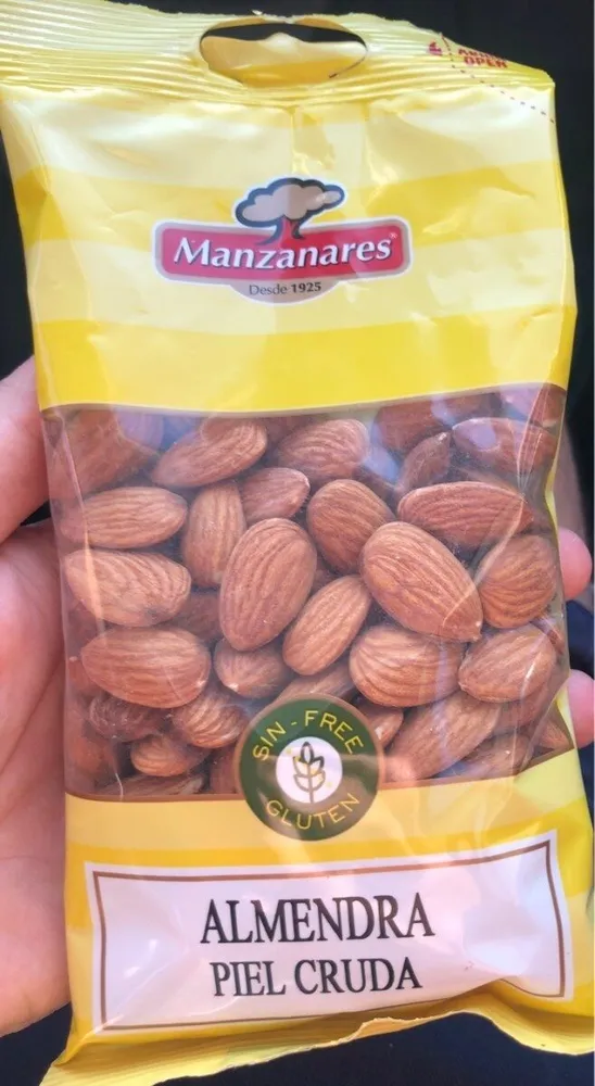Almendra piel cruda