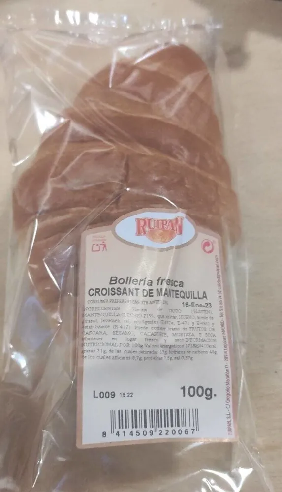 Bollería fresca croissant mantequilla