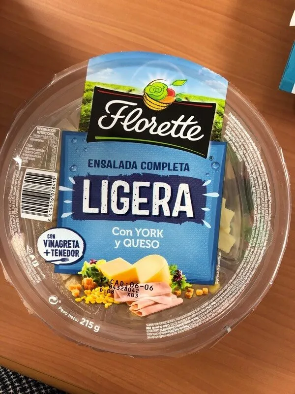 Ensalada ligera con york y queso