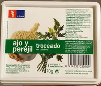 Ajo y perejil troceado en cubitos