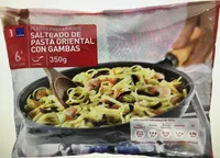 Salteado de pasta oriental con gambas
