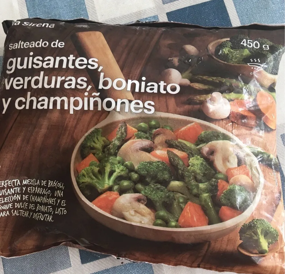 Salteado de guisantes, verduras, boniato y champiñones