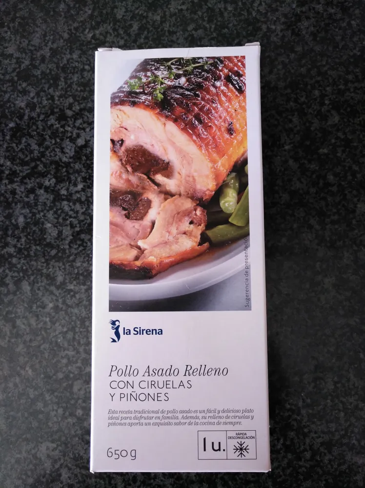 Pollo Asado Relleno con Ciruelas y Piñones