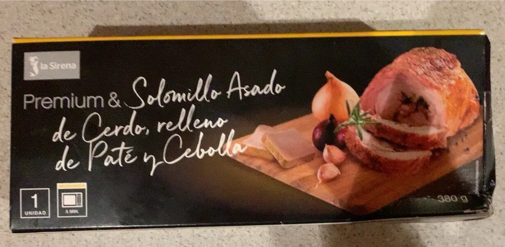 Solomillo asado de cerdo relleno de paté y cebolla
