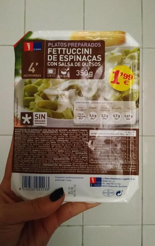 Fettuccini de espinacas con salsa de quesos