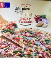 Pizza fina de pollo y verduras