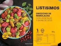 Gnocchis de remolacha con vegetales y bayas de goji