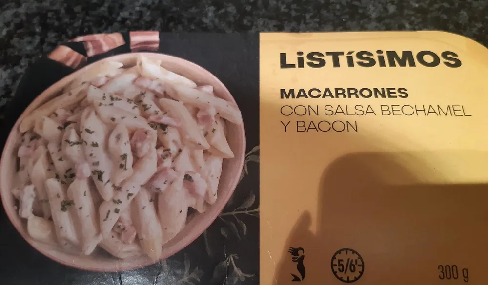 Macarrones con salsa bechamel y bacon